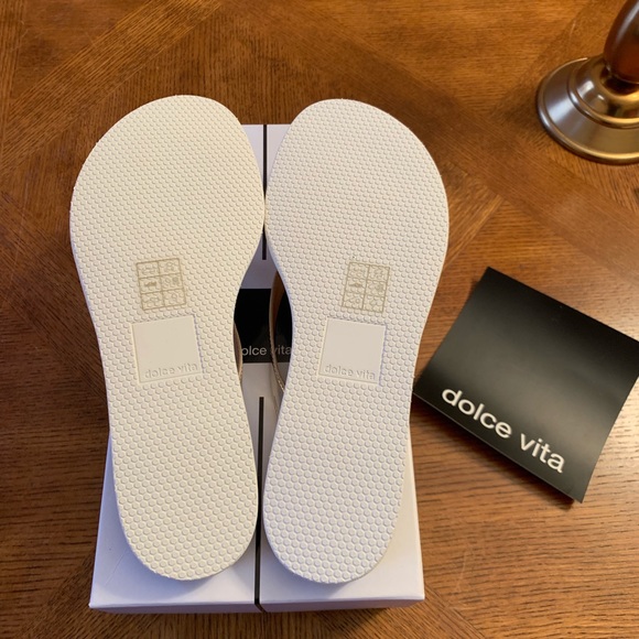 Dolce Vita Light Gold Metallic Stella Sandals - Picture 3 of 6